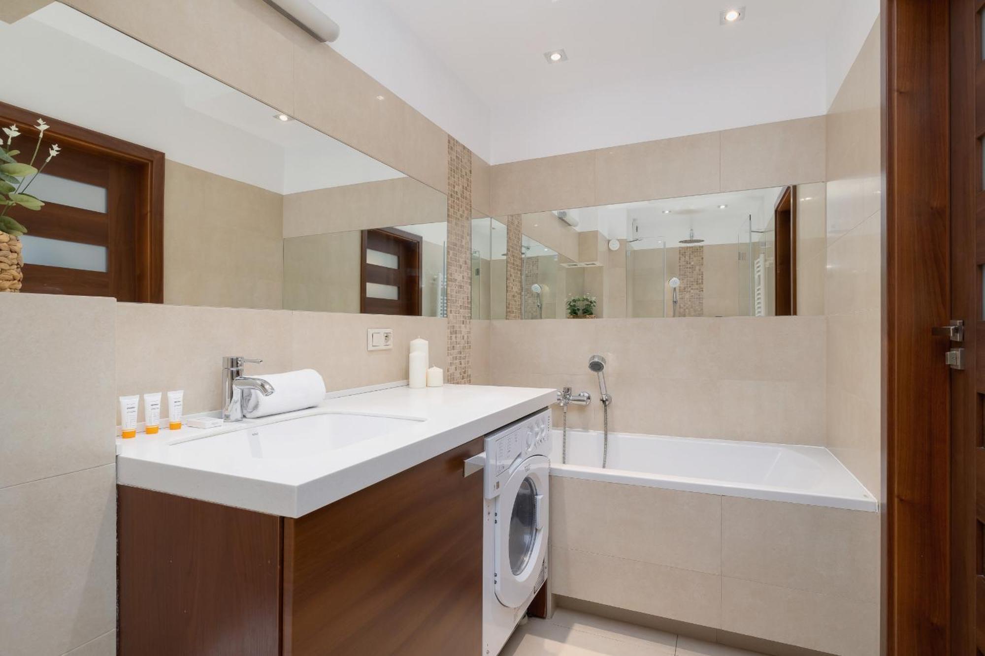 Dworska Modern Apartment In Zabrze By Rent Like Home Kültér fotó