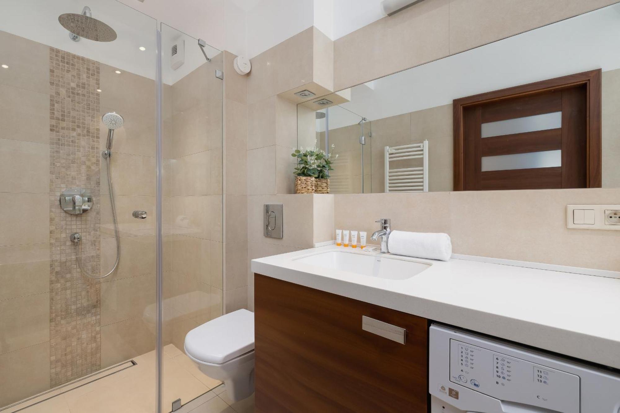 Dworska Modern Apartment In Zabrze By Rent Like Home Kültér fotó